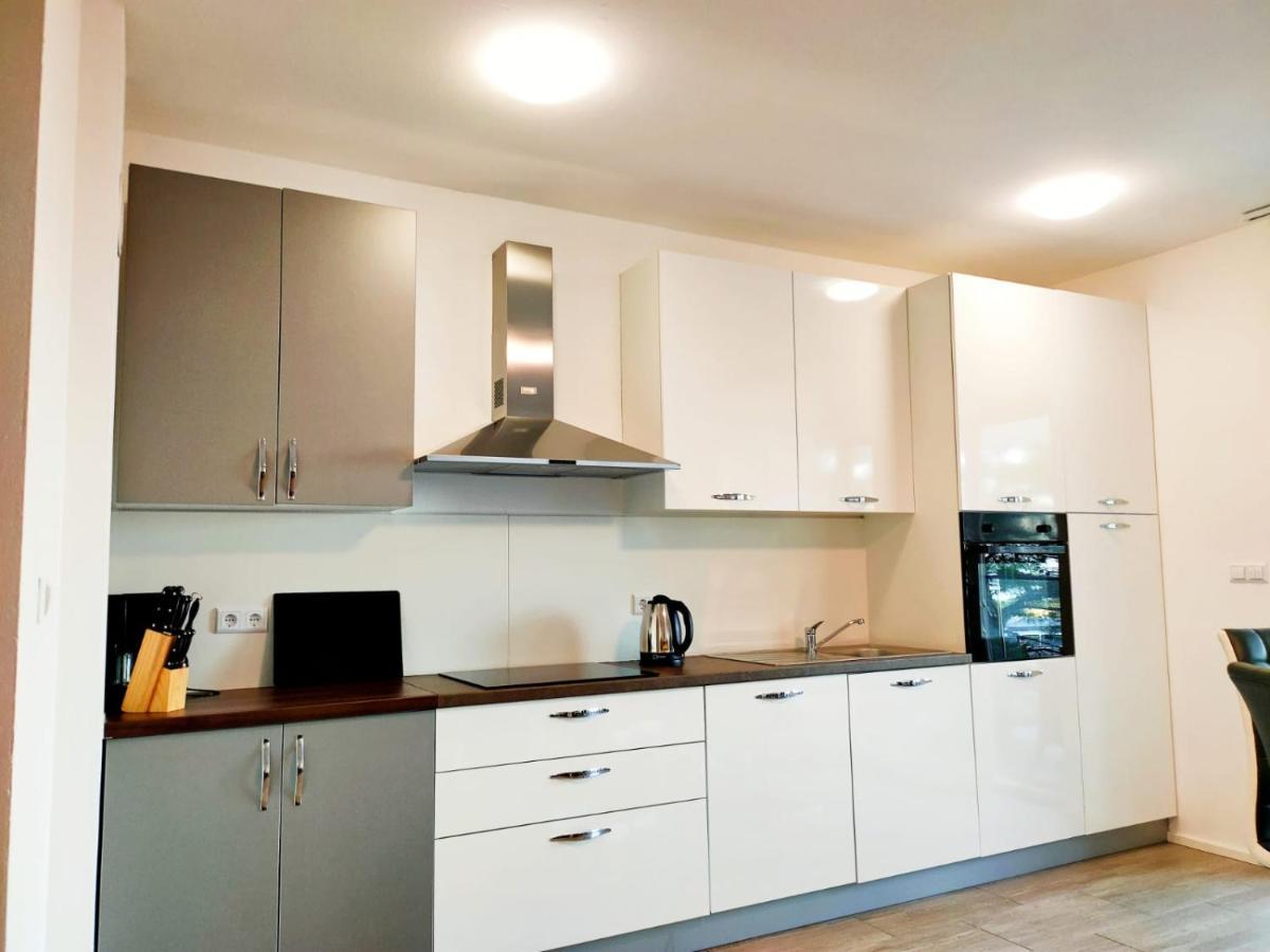 Apartments Elin Omiš Екстериор снимка