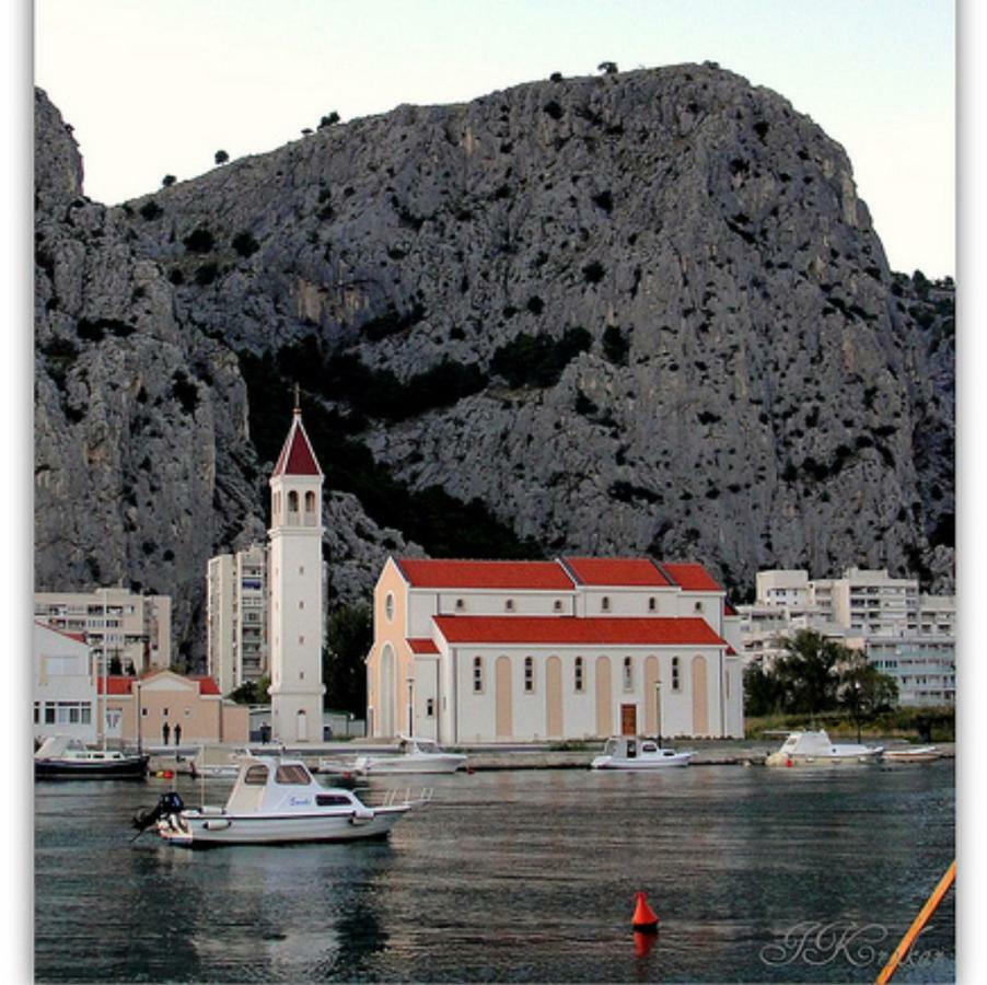Apartments Elin Omiš Екстериор снимка