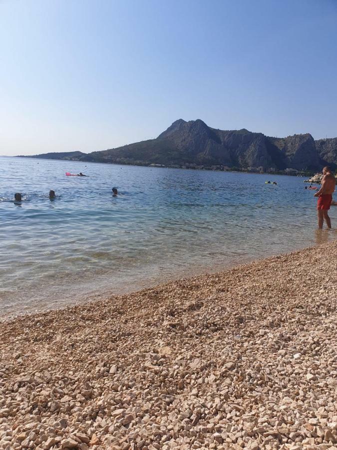 Apartments Elin Omiš Екстериор снимка
